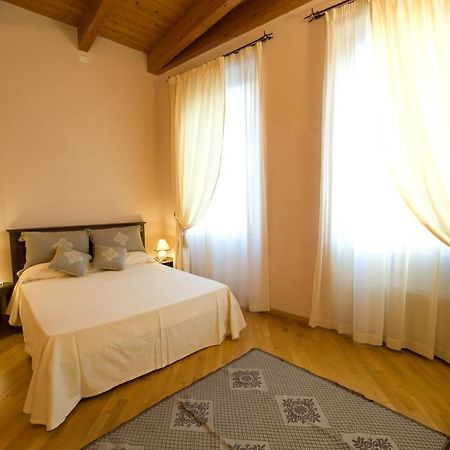Piazza Azuni 18 Guest House Сассари Экстерьер фото