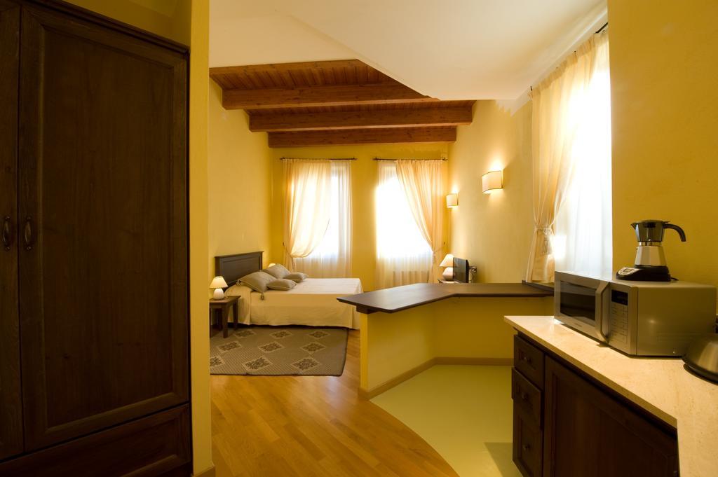 Piazza Azuni 18 Guest House Сассари Номер фото
