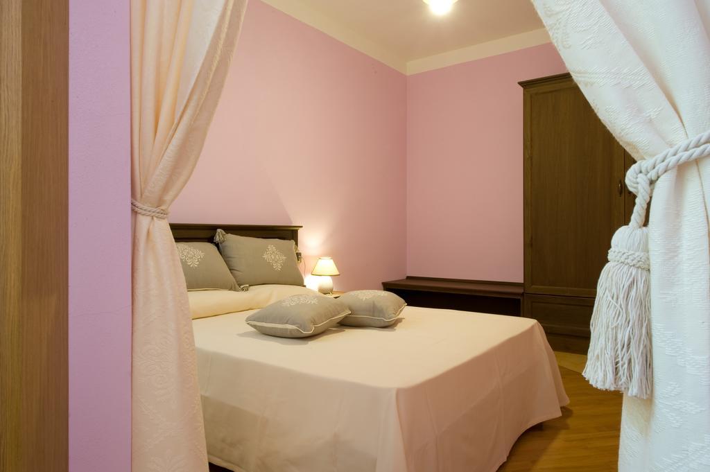 Piazza Azuni 18 Guest House Сассари Номер фото
